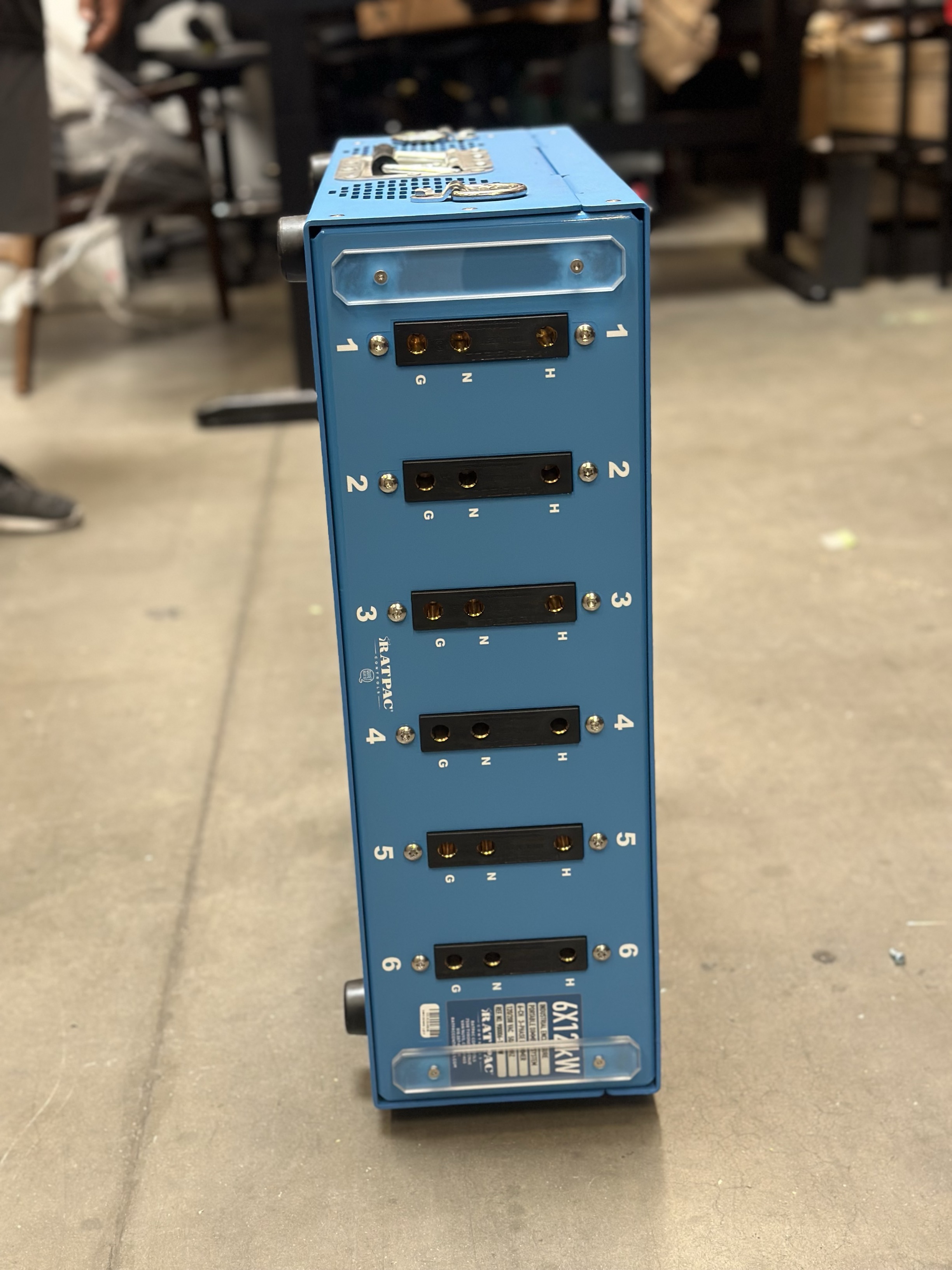 6x12kW multi channel dimmer